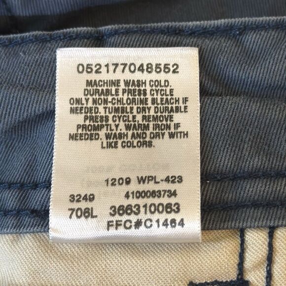 Levi’s Cargo Shorts - Picture 6 of 7